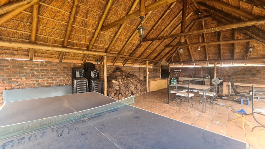 5 Bedroom Property for Sale in Wilgeboom A H North West
